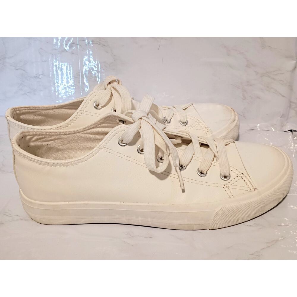 Women's White Canvas Lace Up Low Top Sneakers - Sz 8 / 39